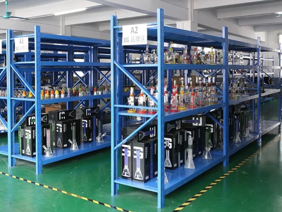 Glass Water Pipes Bongs Title