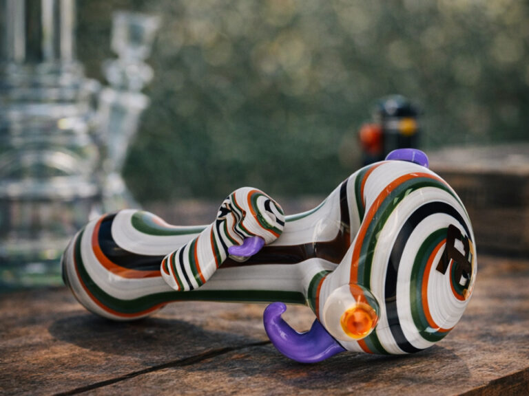 Build a Profitable Dab Rig Expansion From a Bong Product Base